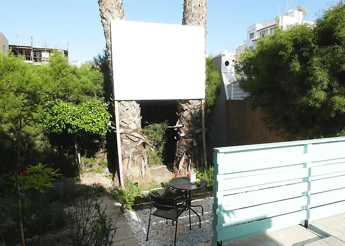 Under The Palms Guest house