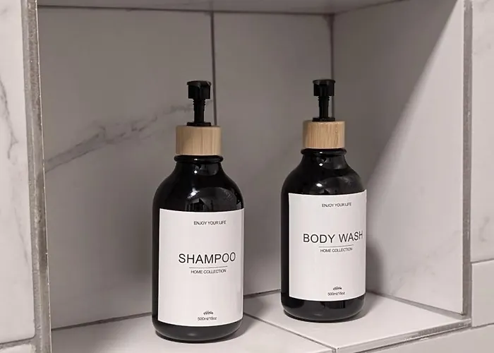 Гостевой дом Under The Palms